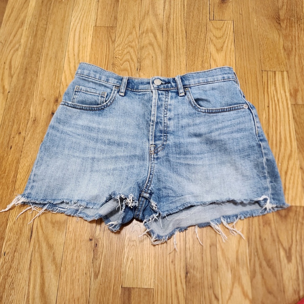 Everlane 2" Cheeky Short With‎ Fray Hem